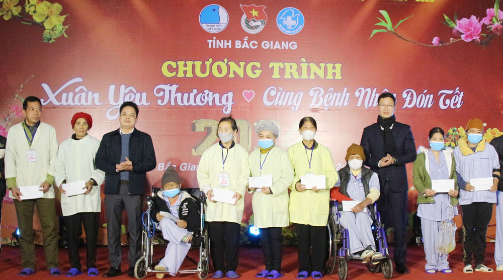 Bắc Giang: Ấm áp chương trình "Xuân yêu thương-Cùng bệnh nhân đón Tết"